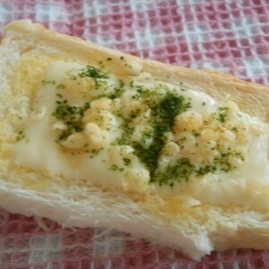 揚げ玉とチーズ・青海苔でお好み焼き風トースト～☆